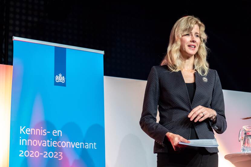 Mona Keijzer tijdens het evement Kennis- en Innovatie Convenant 2020-2023